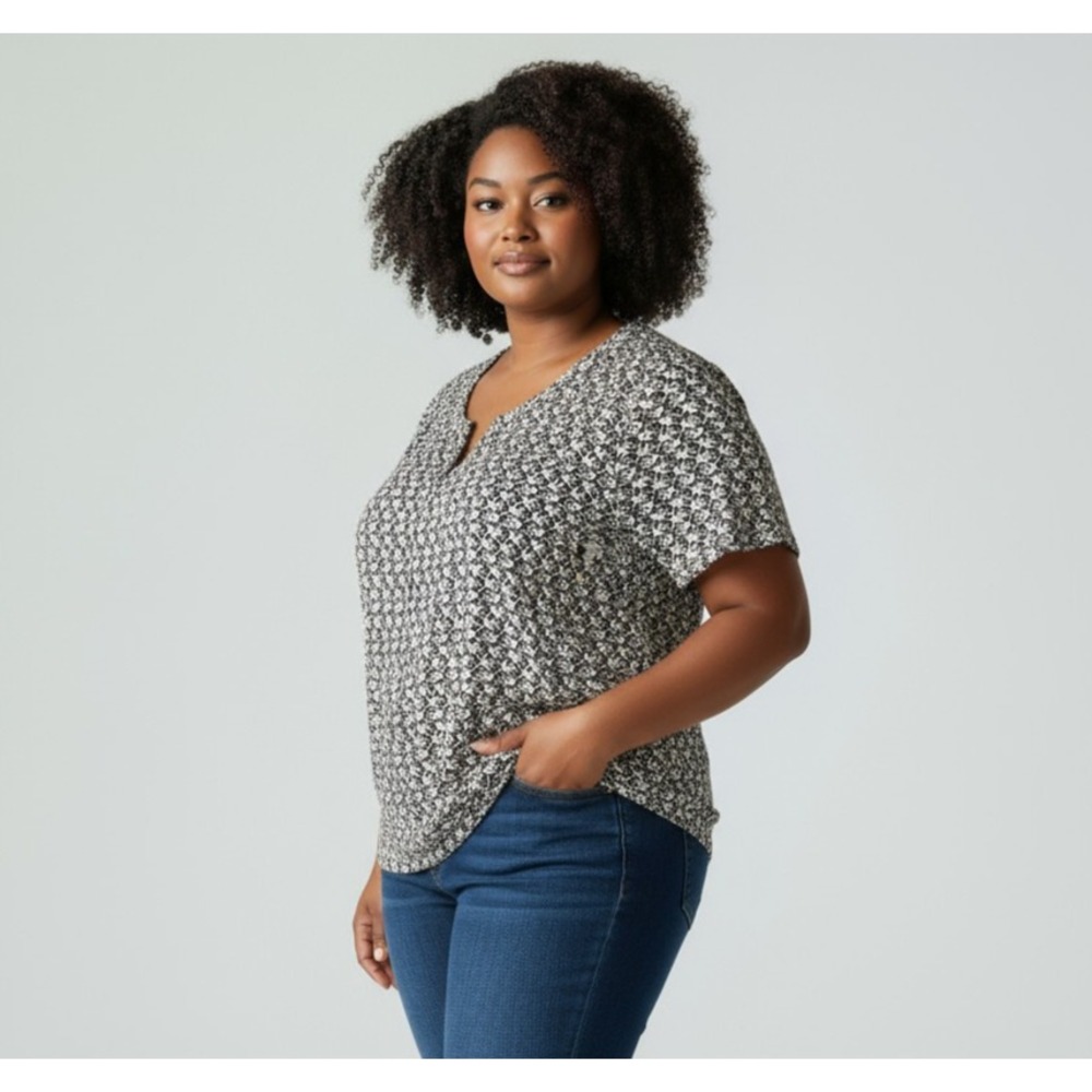 CJ Banks Womens Plus Size 3X Black White Geometric Print Short Sleeve Henley Top